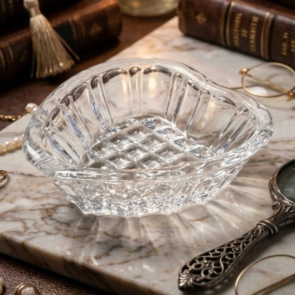 Antique Crystal Heart-Shaped Crystal Trinket Holder 🤍🤍